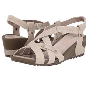 Merrell Revalli sandals 9 Link Suede Leather Wedge Heel Simple Taupe